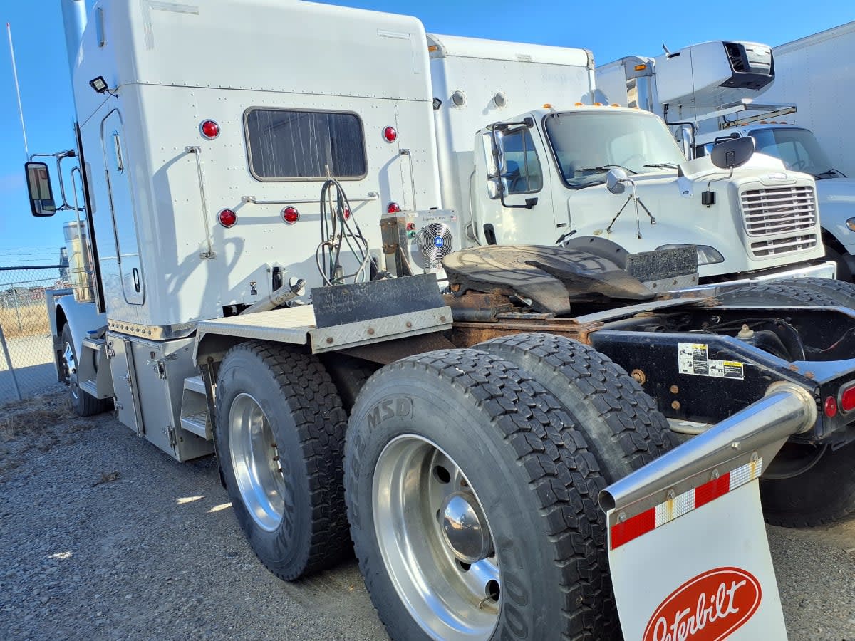 2020 Peterbilt 389 281633