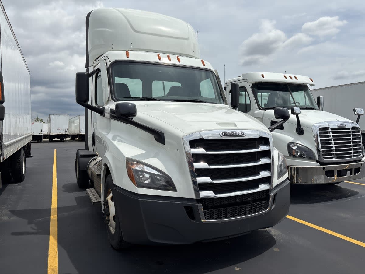 2020 FREIGHTLINER NEW CASCADIA 126 282264