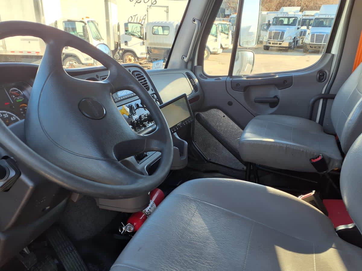 2020 Freightliner/Mercedes M2 106 282320