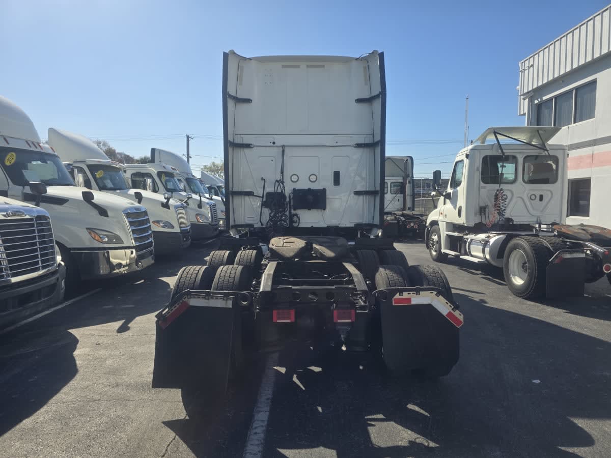 2020 International - image 5