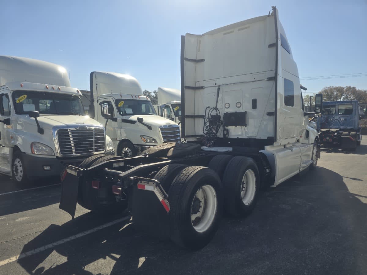 2020 International - image 6