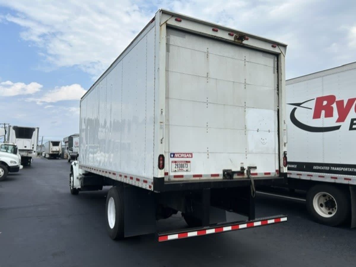 2020 Freightliner M2 106 in Farmingdale, NY — photo 6