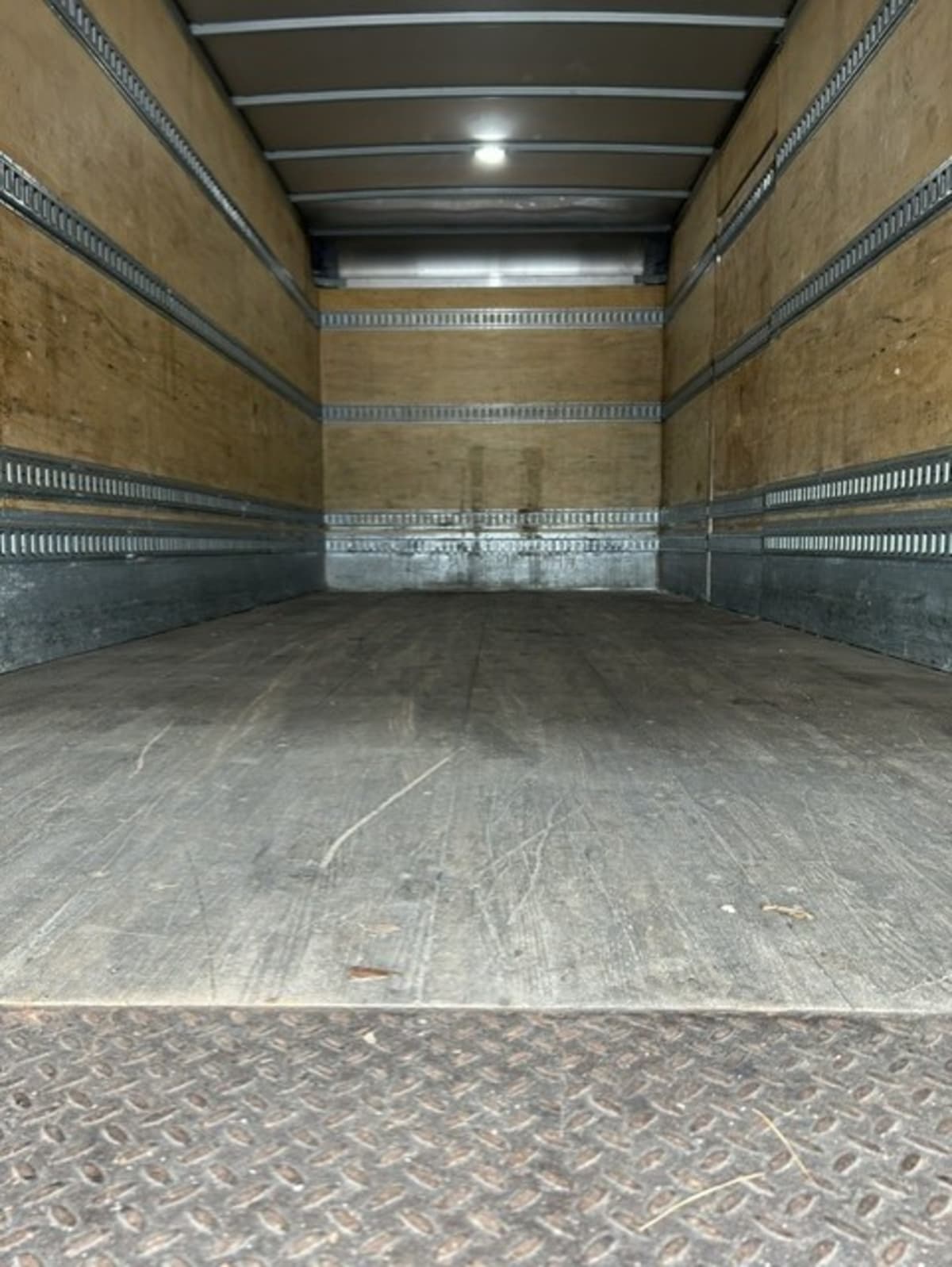 2020 Freightliner M2 106 in Farmingdale, NY — photo 8