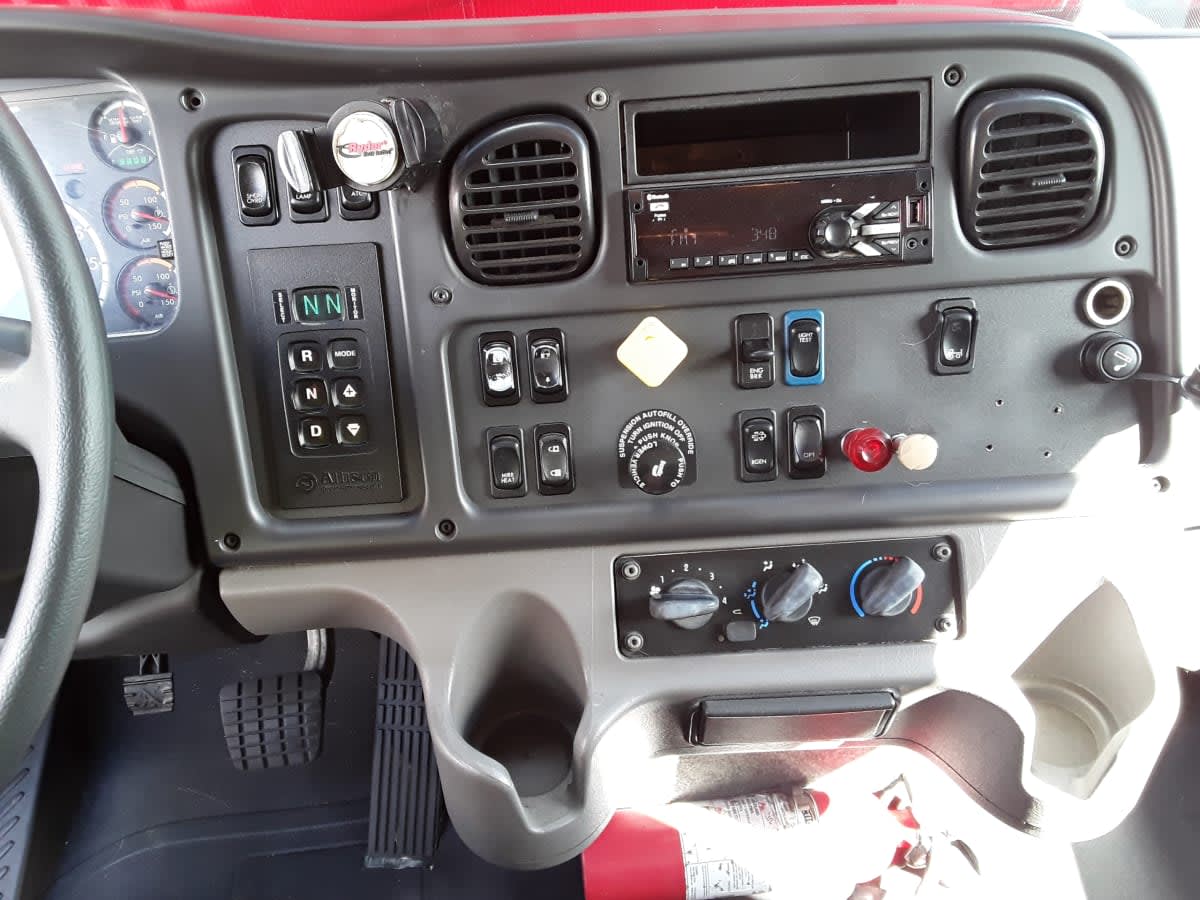 2020 Freightliner M2 106 282590