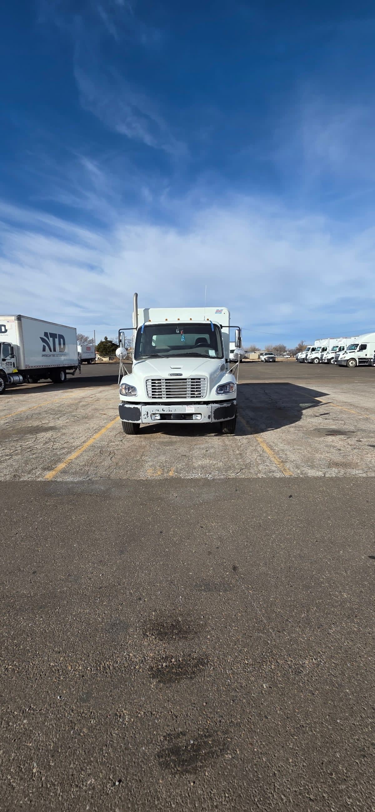 2020 Freightliner M2 106 - image 2