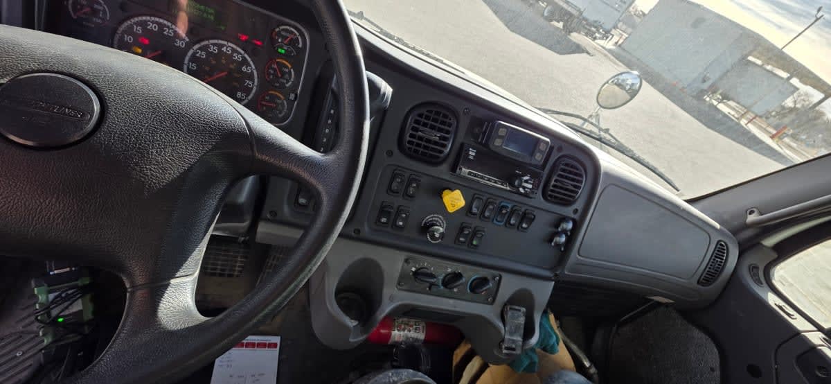 2020 Freightliner M2 106 - image 7