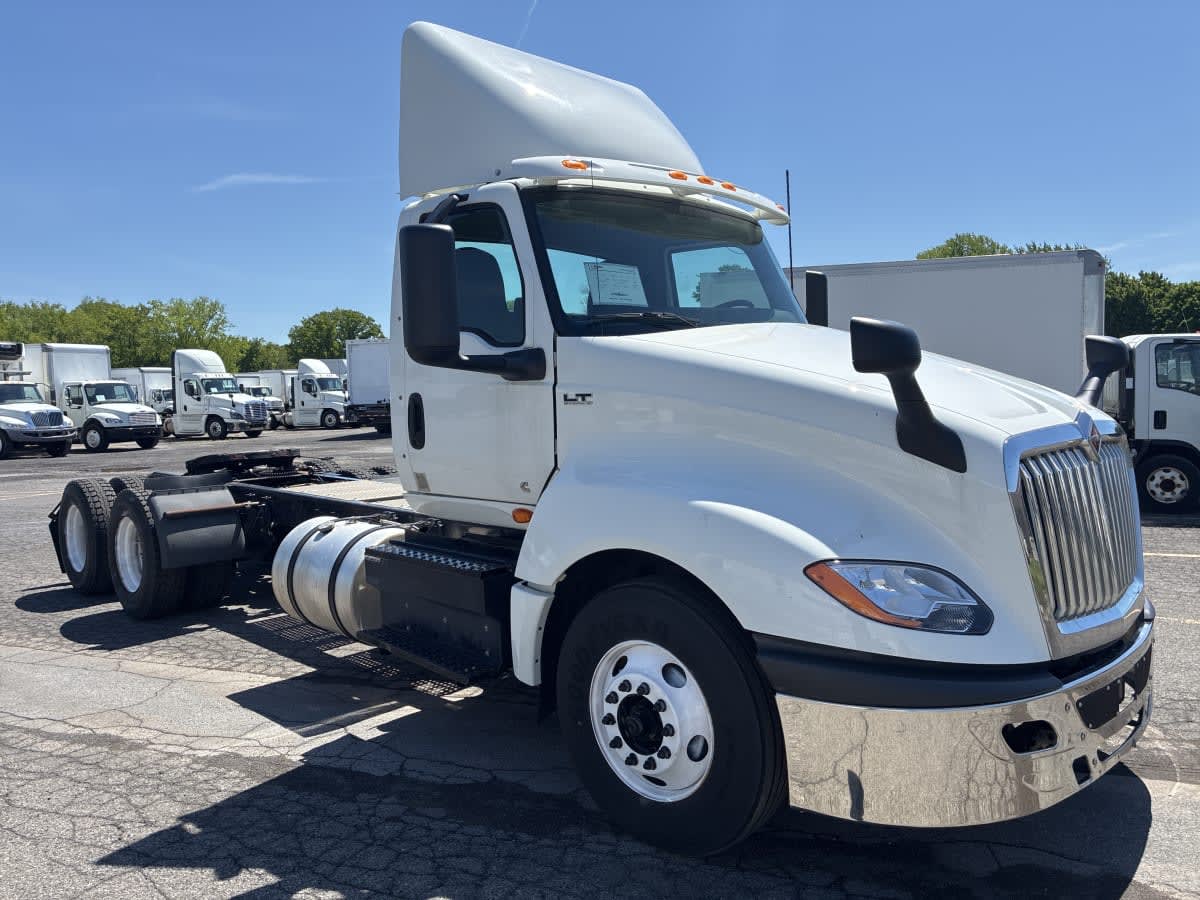 2020 International LT in Syracuse, NY — photo 3