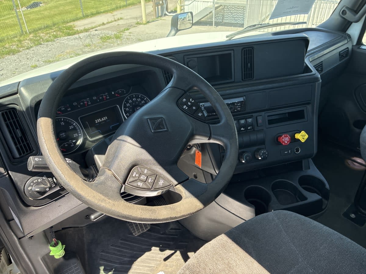 2020 International LT in Syracuse, NY — photo 7