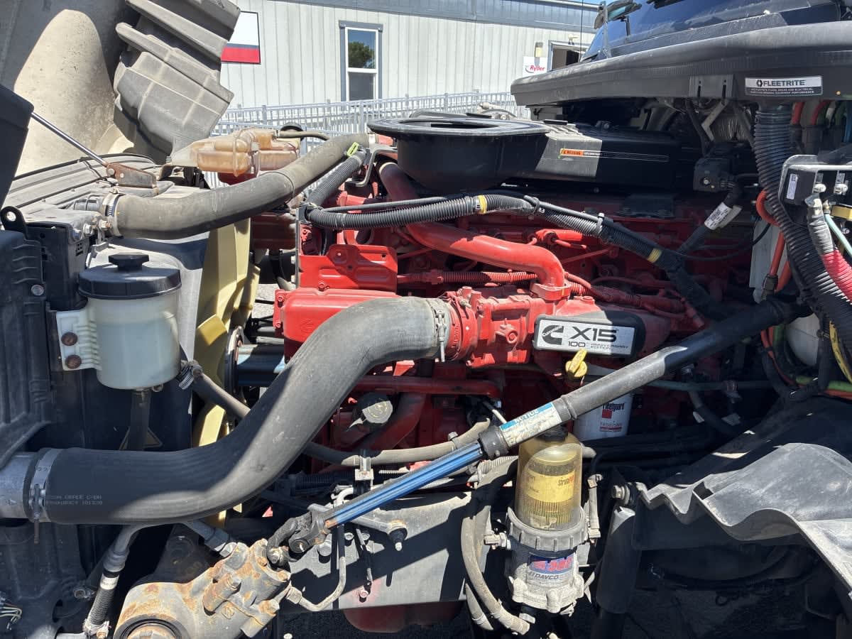 2020 International LT in Syracuse, NY — photo 8