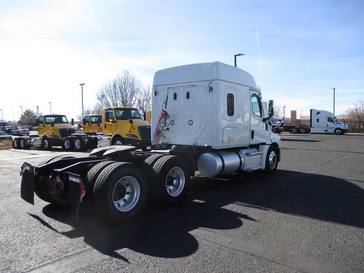 2020 Freightliner - image 4