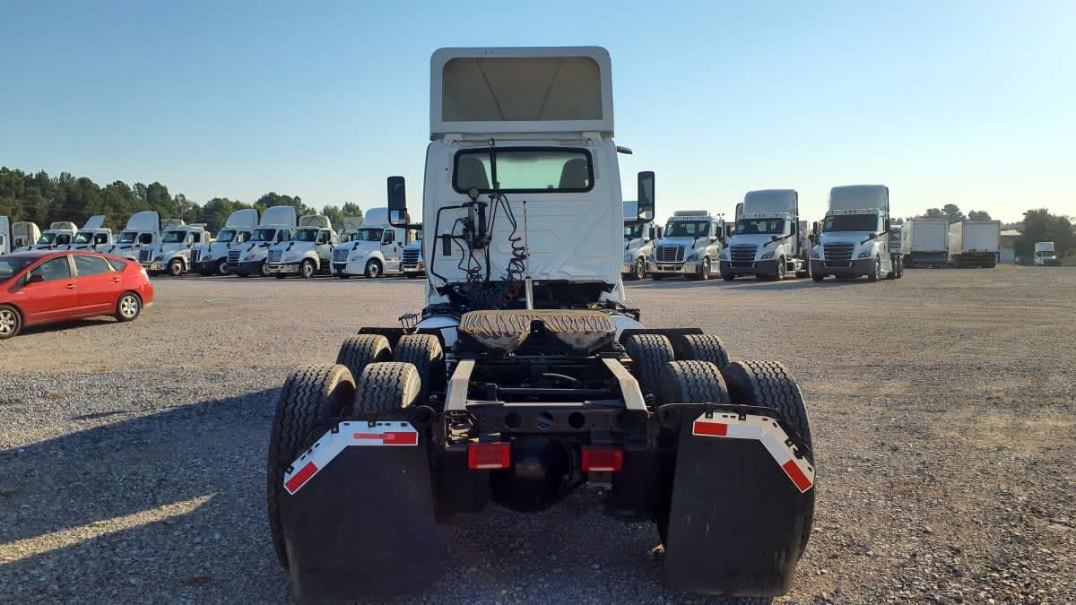 2020 Navistar International LT625 DAYCAB T/A 283054