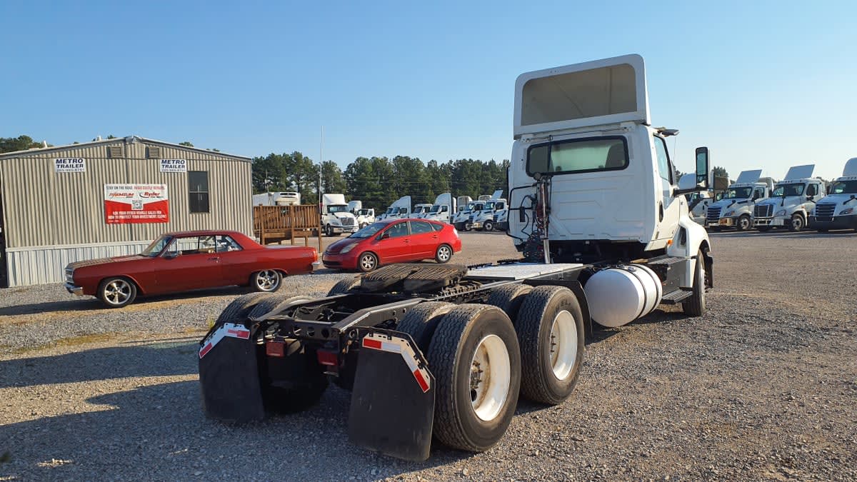 2020 Navistar International LT625 DAYCAB T/A 283054