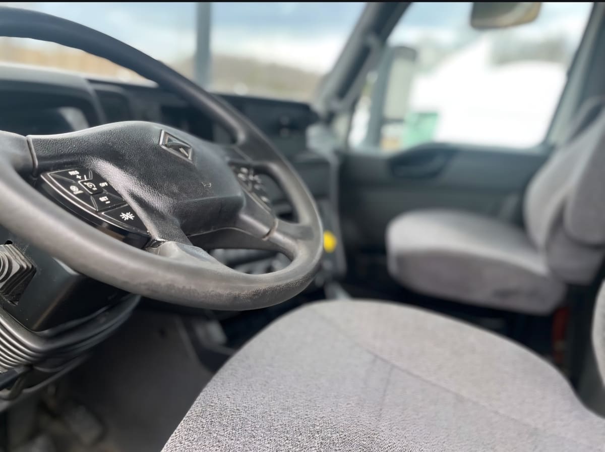 2020 International - image 7