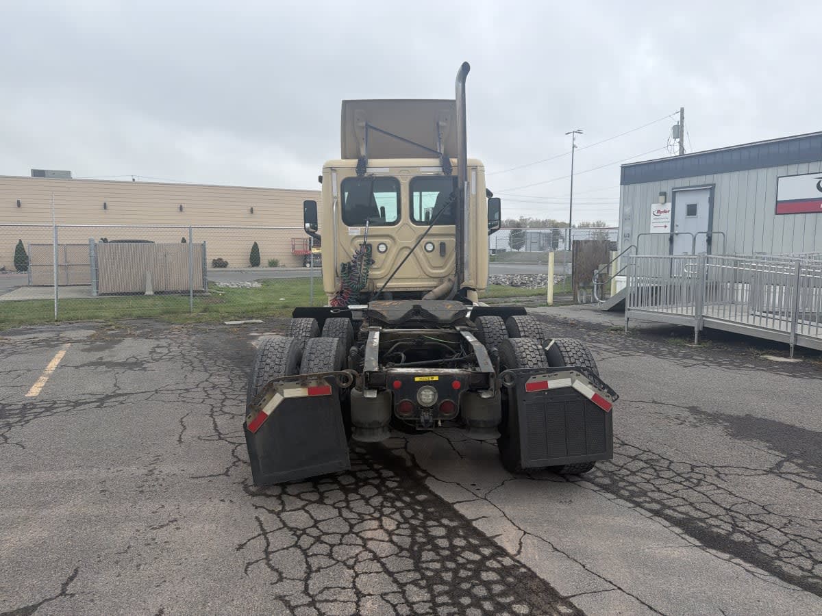 2020 Freightliner Cascadia in Syracuse, NY — photo 5
