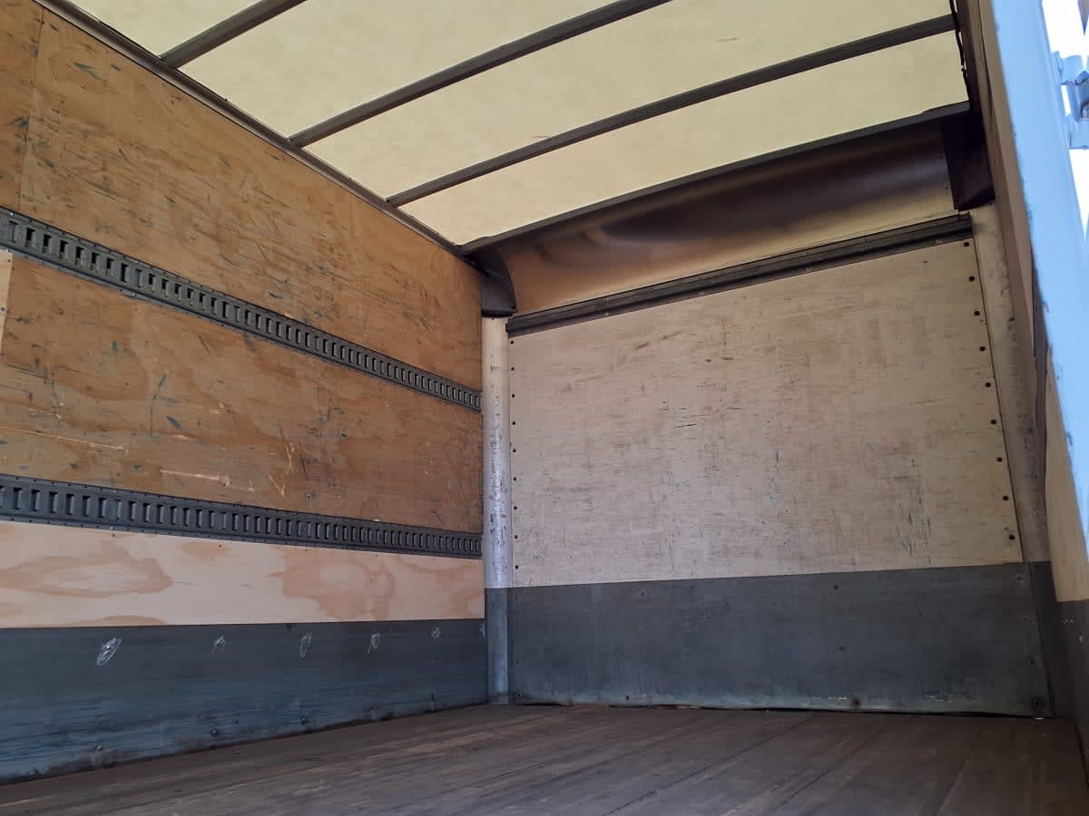 2020 Freightliner/Mercedes M2 106 283698