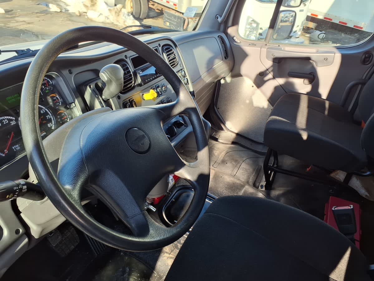 2020 Freightliner/Mercedes M2 106 283950