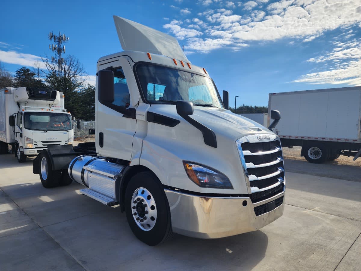 2020 Freightliner - image 3