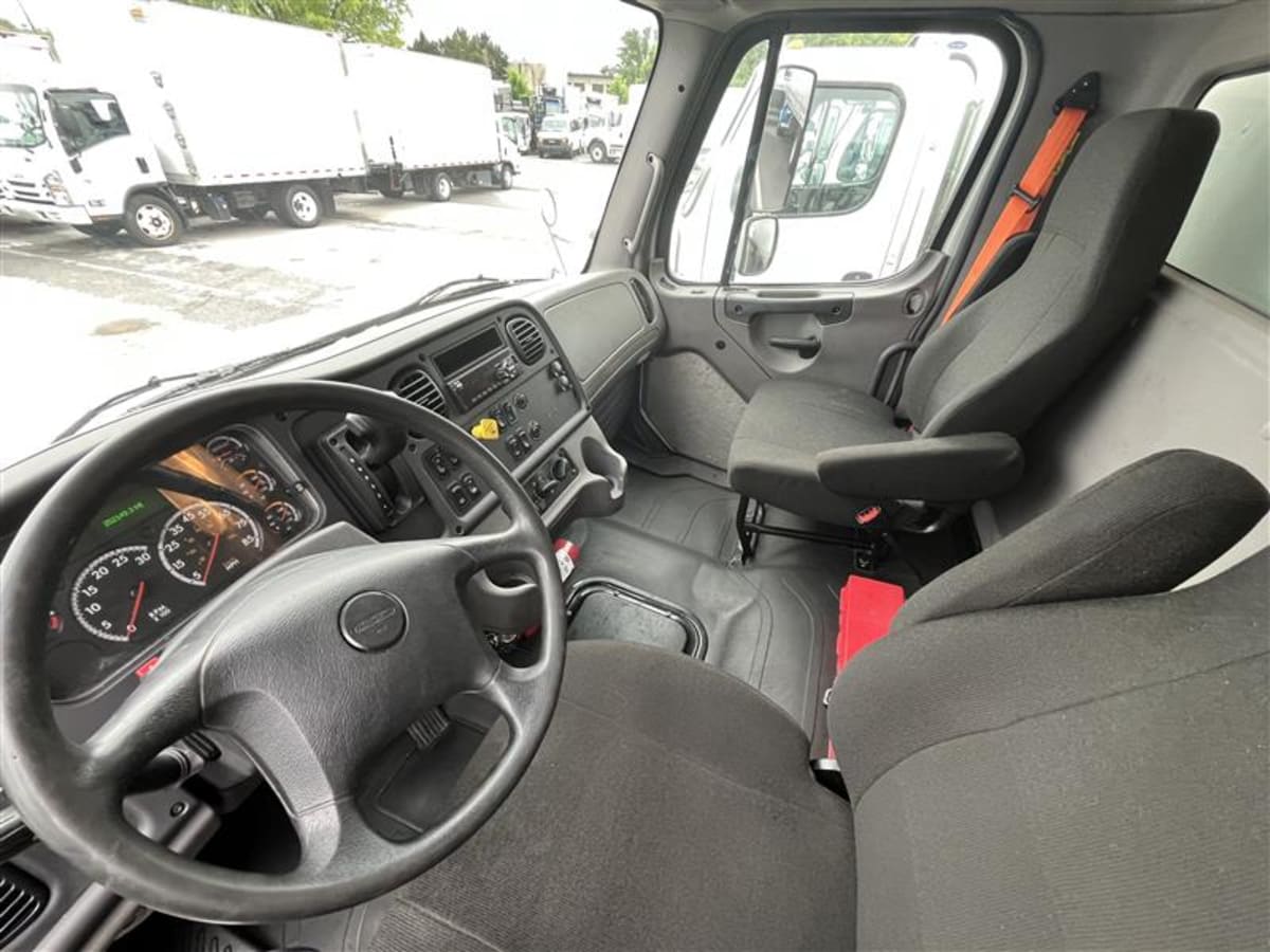 2020 Freightliner M2 106 in Beltsville, MD — photo 7