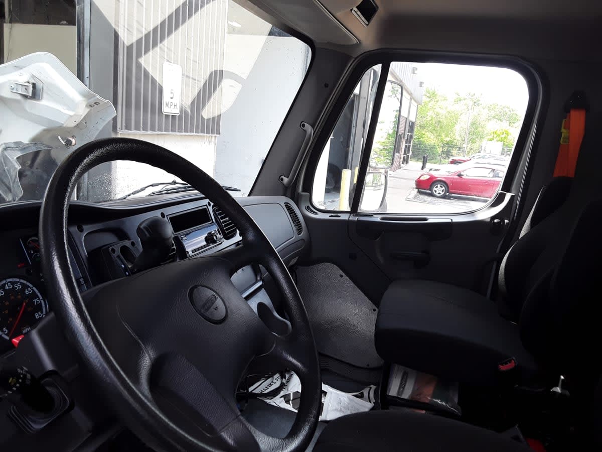 2020 Freightliner/Mercedes M2 106 283990