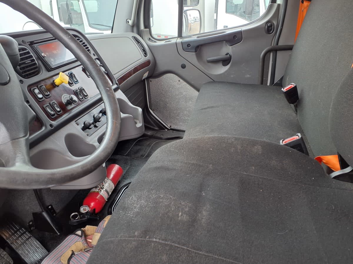 2020 Freightliner/Mercedes M2 106 284080