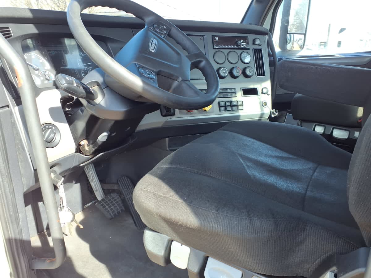 2020 Freightliner/Mercedes NEW CASCADIA 116 284271