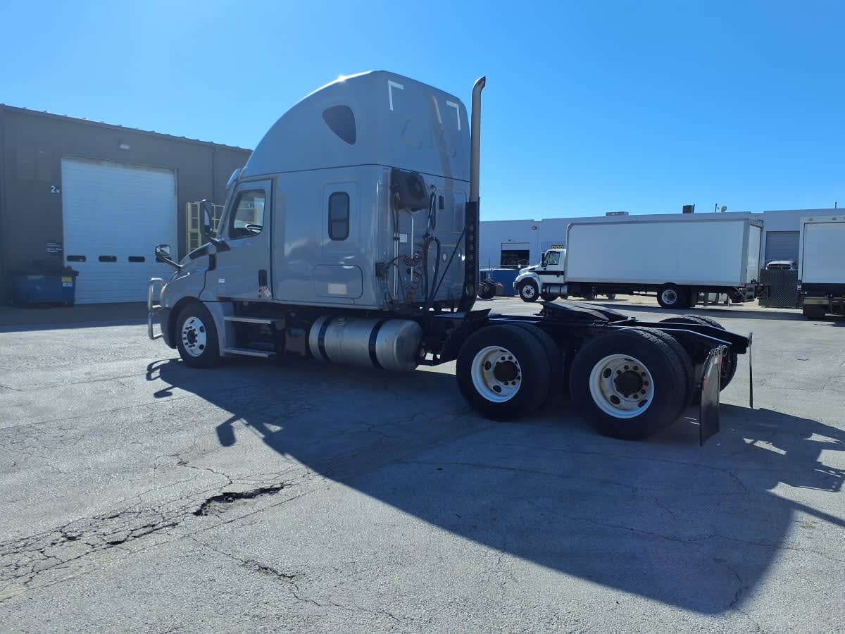 2020 Freightliner - image 6