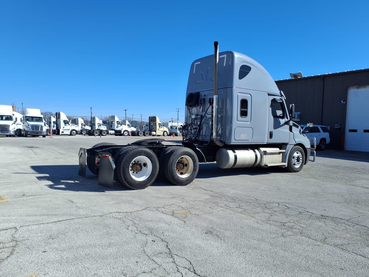 2020 Freightliner - image 4