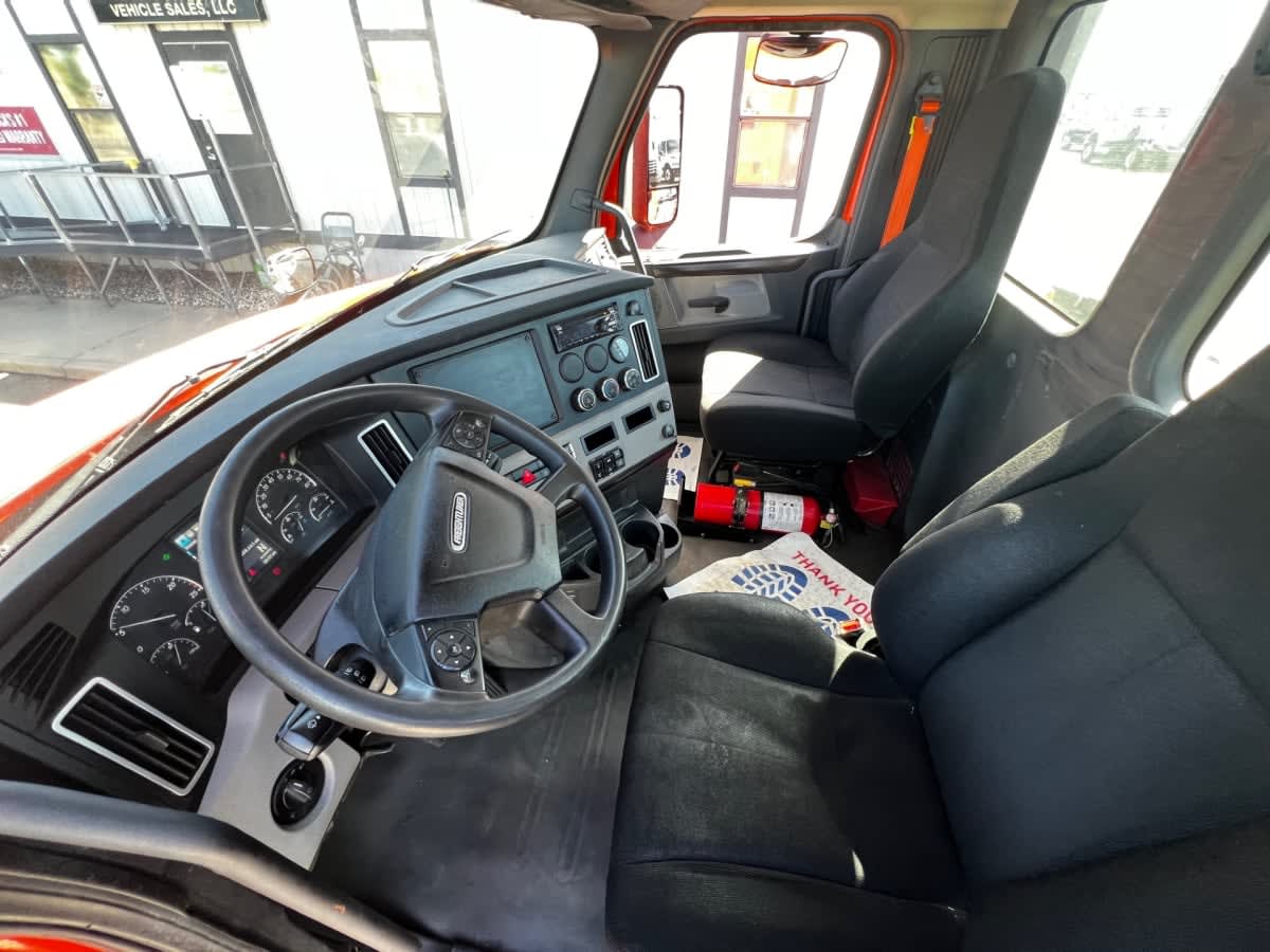 2020 Freightliner Cascadia in West Sacramento, CA — photo 7