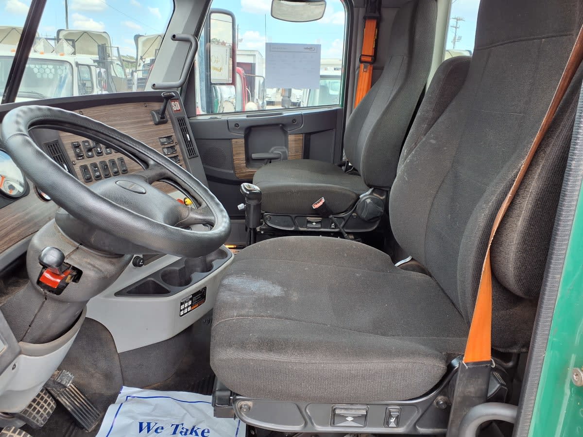2020 Freightliner 122SD in Greenville, SC — photo 7