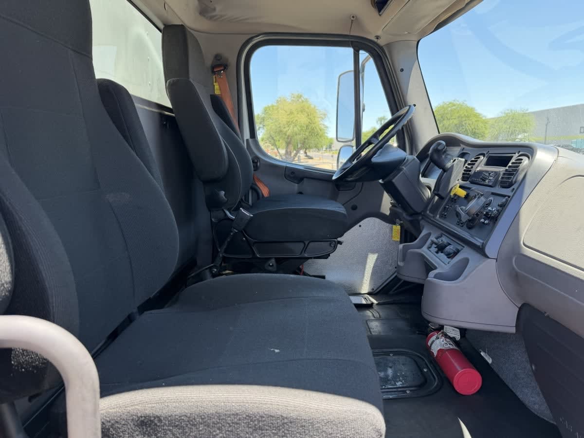 2020 Freightliner/Mercedes M2 106 286825