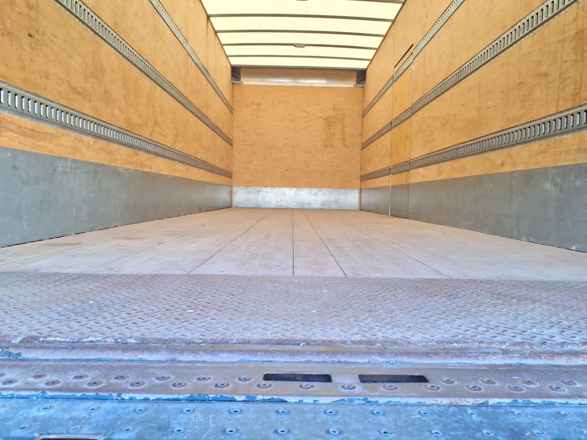 2020 Freightliner/Mercedes M2 106 289545