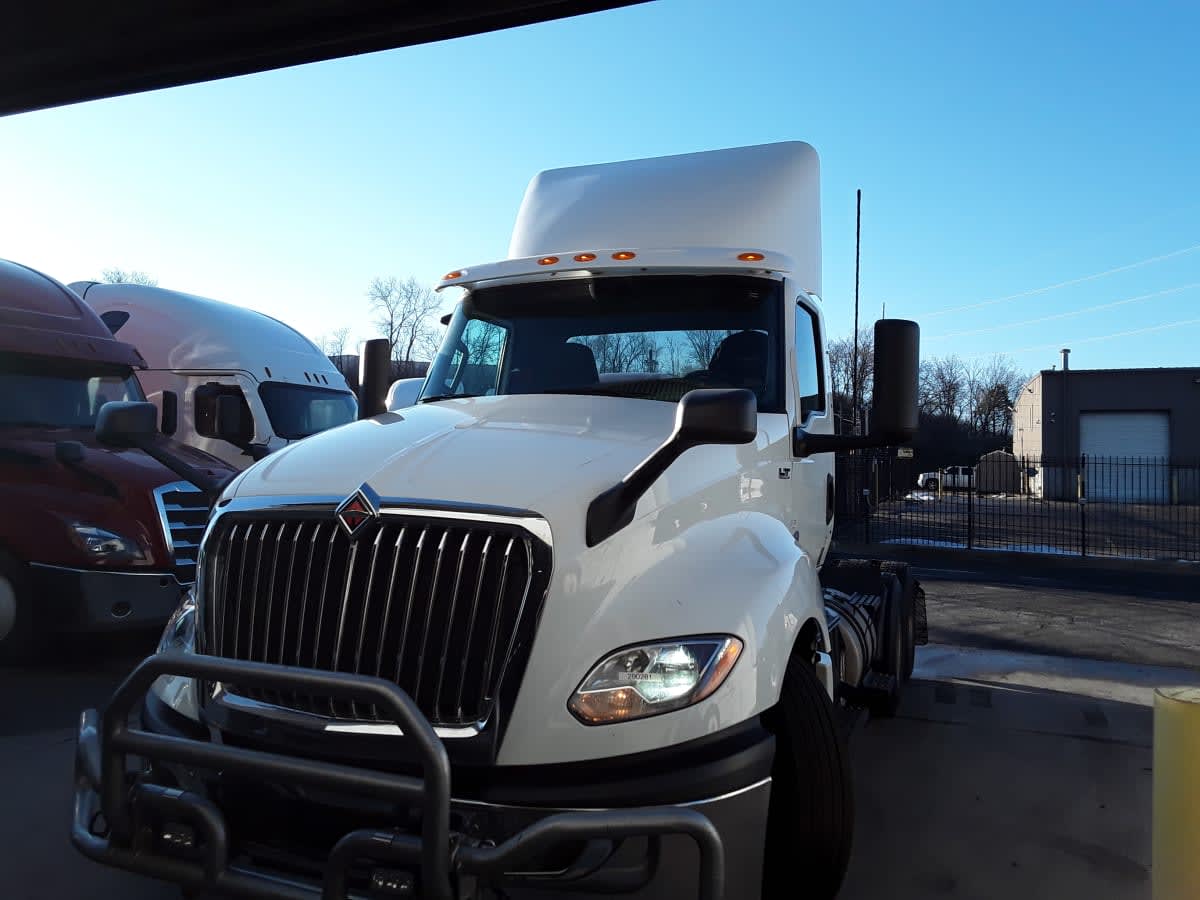 2020 Navistar International LT625 DAYCAB T/A 290281