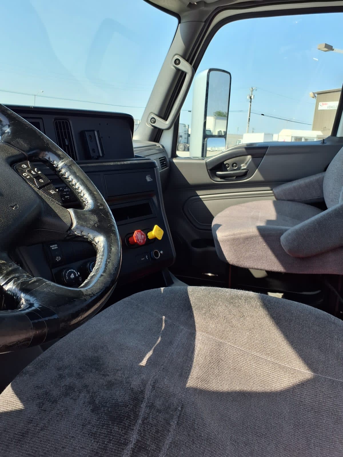 2020 International - image 7