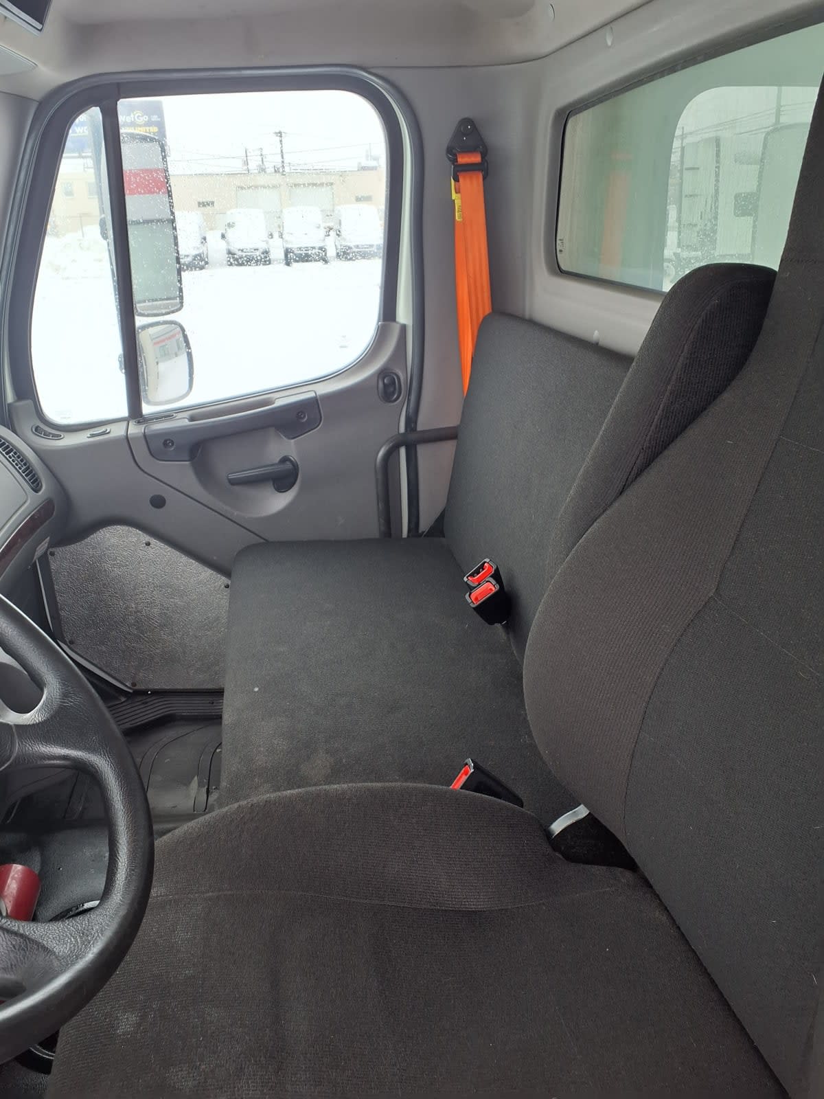 2020 Freightliner/Mercedes M2 106 290399