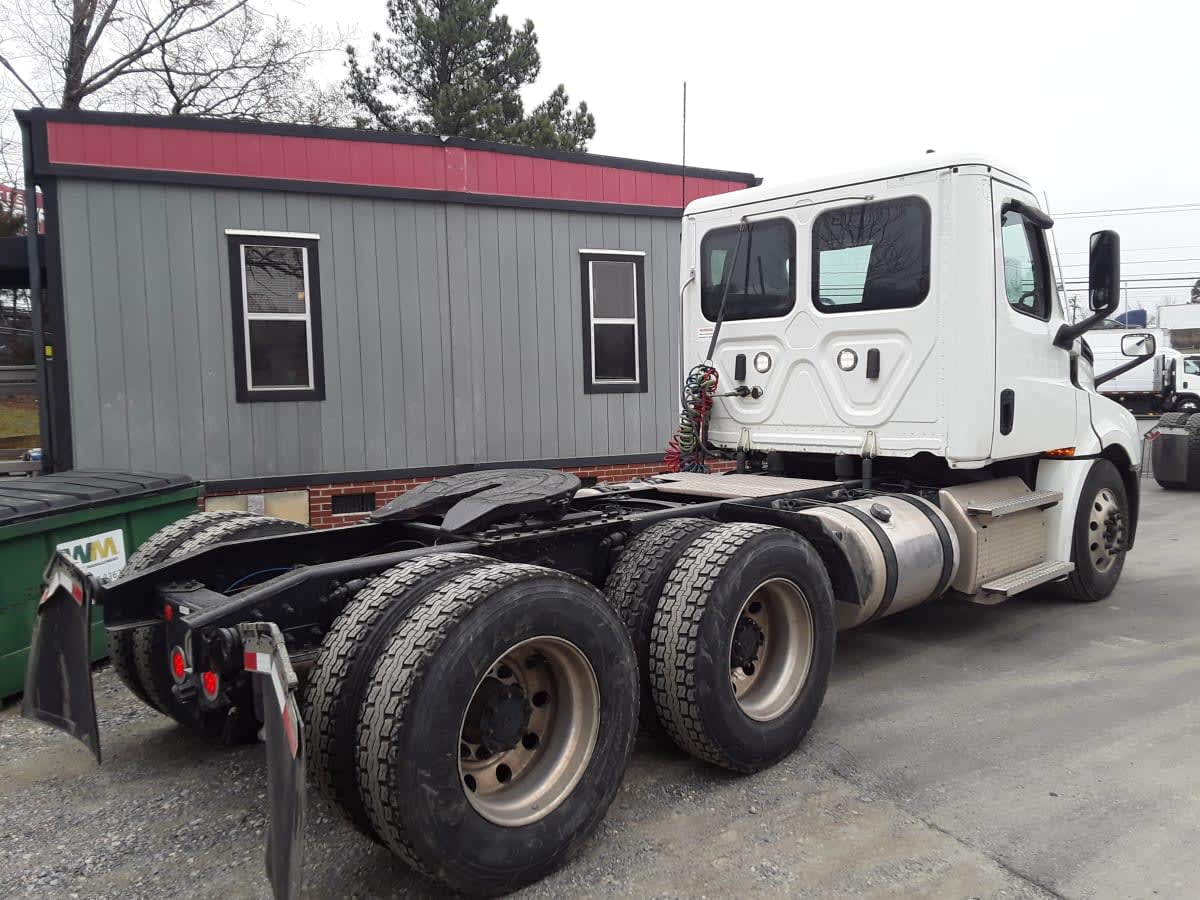 2021 Freightliner - image 4