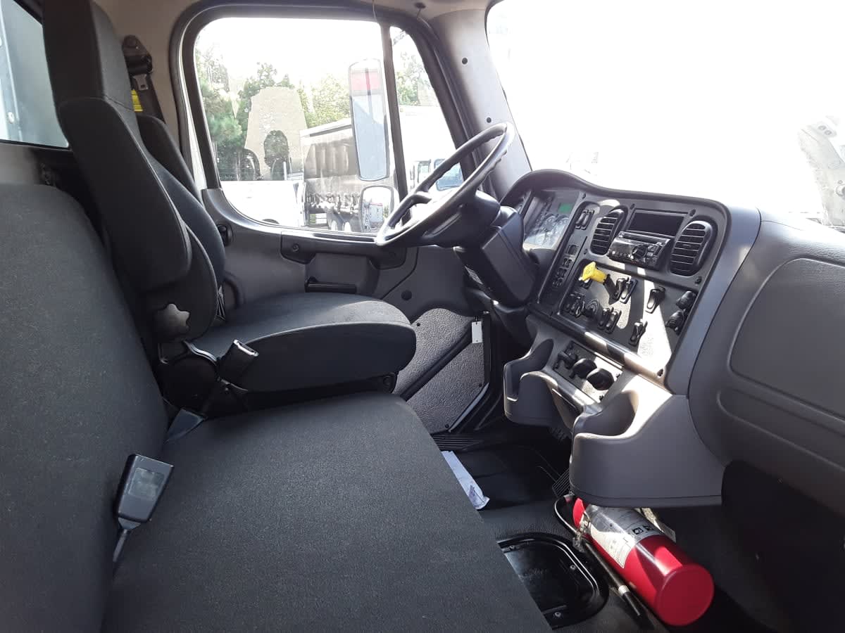 2020 Freightliner/Mercedes M2 106 290522