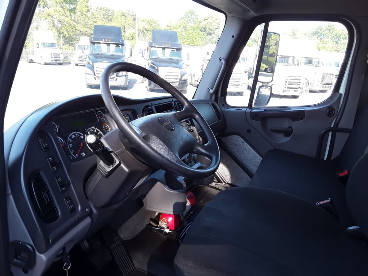 2020 Freightliner M2 106 in Charlotte, NC — photo 7