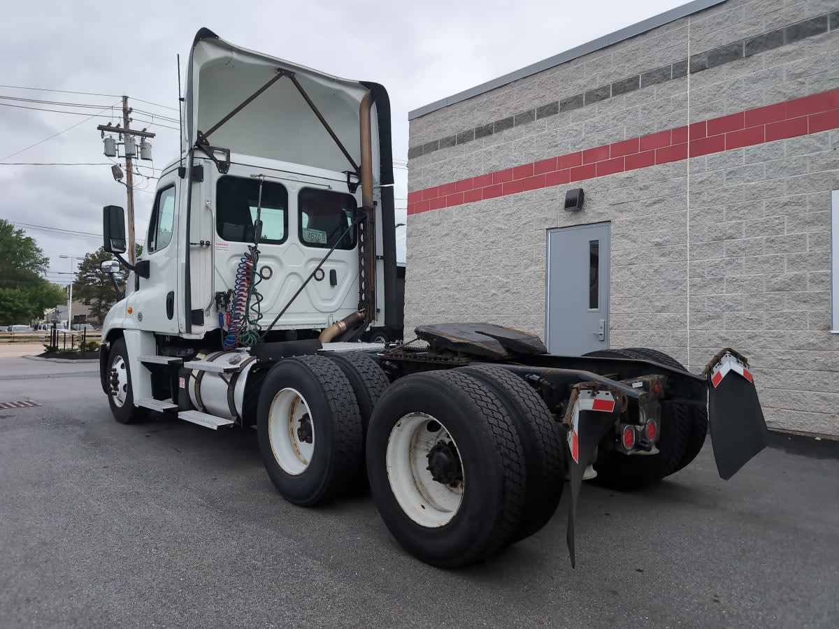 2020 Freightliner Cascadia in Norwood, MA — photo 6