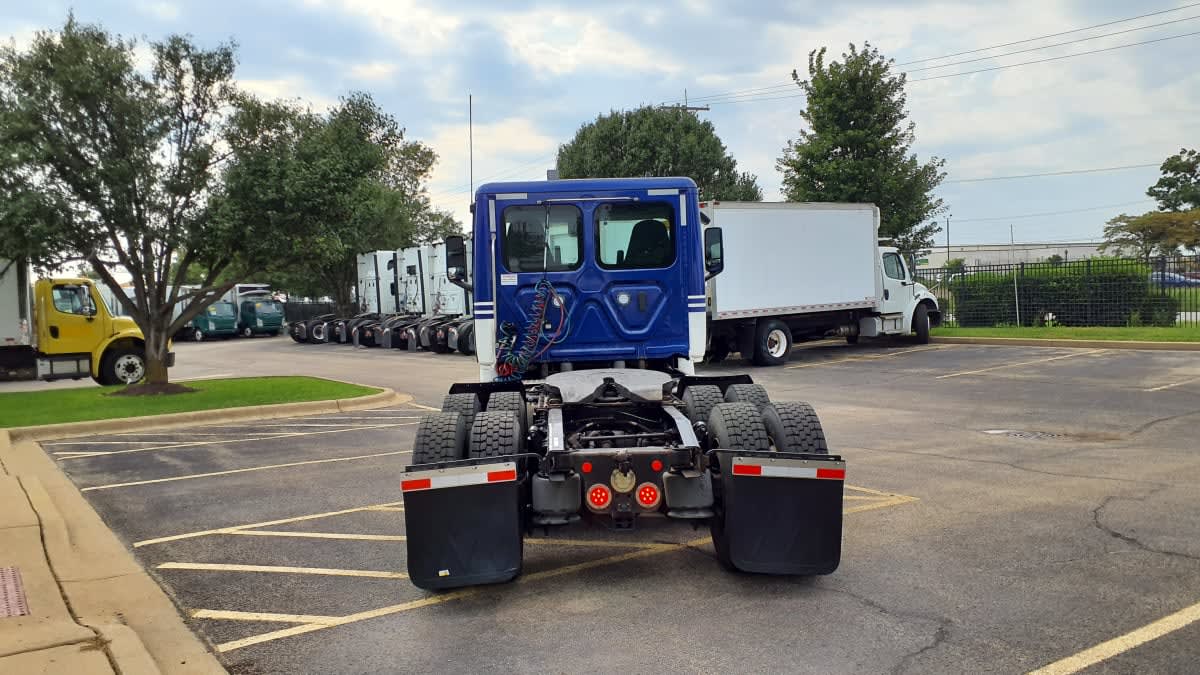 2020 Freightliner Cascadia in Bolingbrook, IL — photo 5