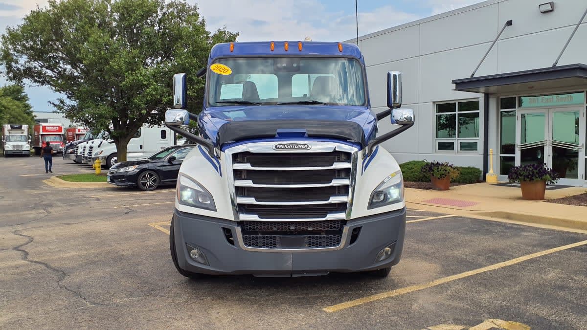 2020 Freightliner Cascadia in Bolingbrook, IL — photo 2