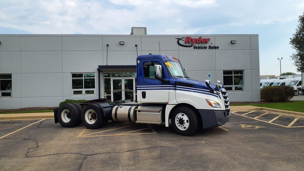 2020 Freightliner Cascadia in Bolingbrook, IL — photo 3