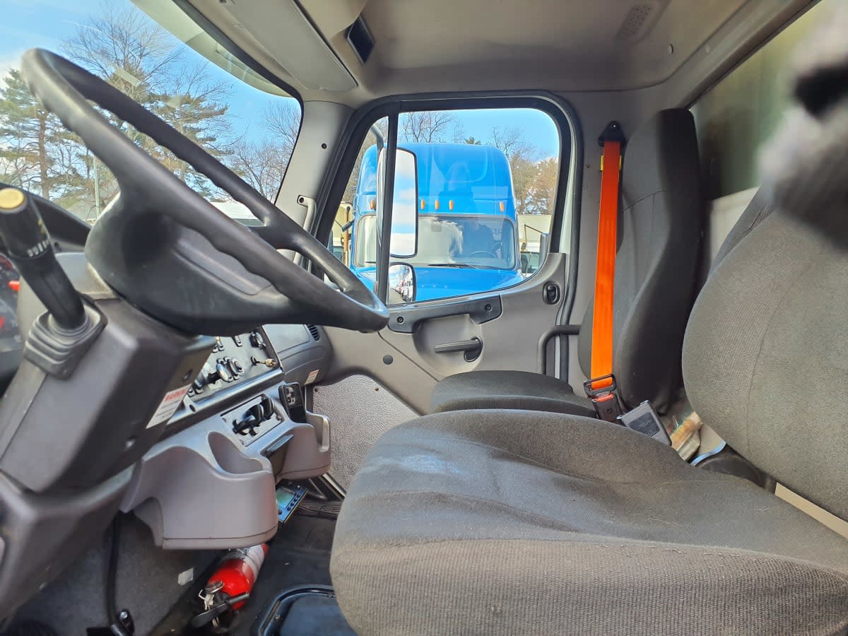 2020 Freightliner/Mercedes M2 106 290638