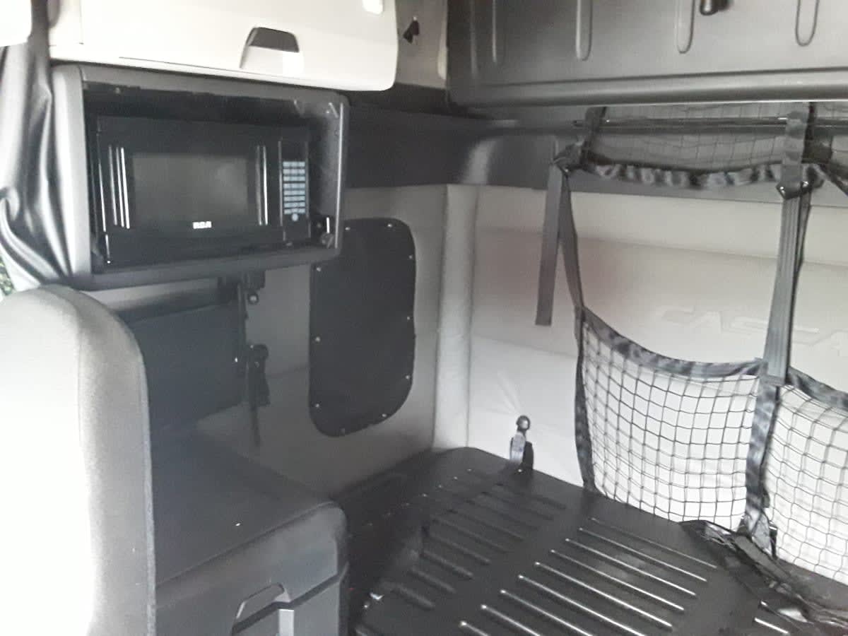 2020 Freightliner Cascadia in Allentown, PA — photo 8
