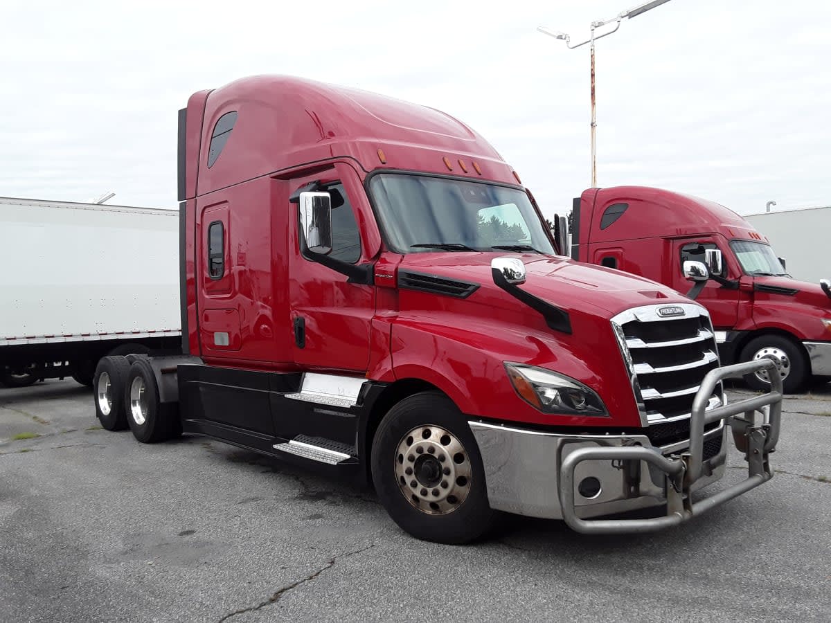 2020 Freightliner Cascadia in Allentown, PA — photo 3