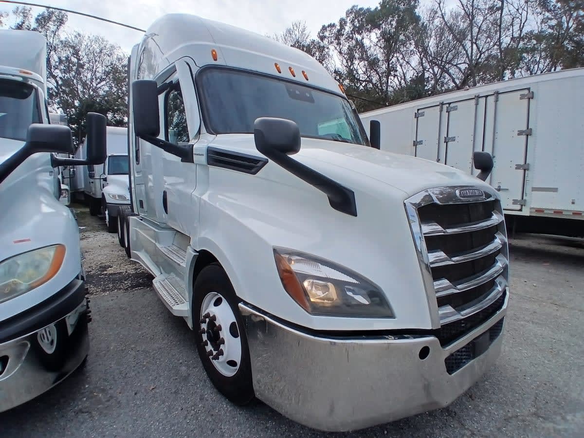 2020 Freightliner - image 3