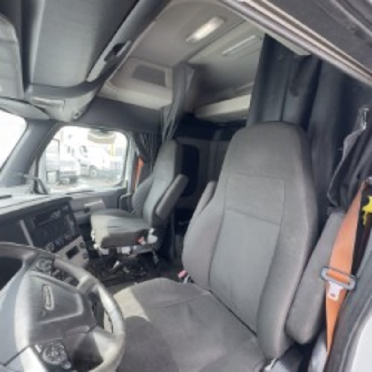 2020 Freightliner - image 7