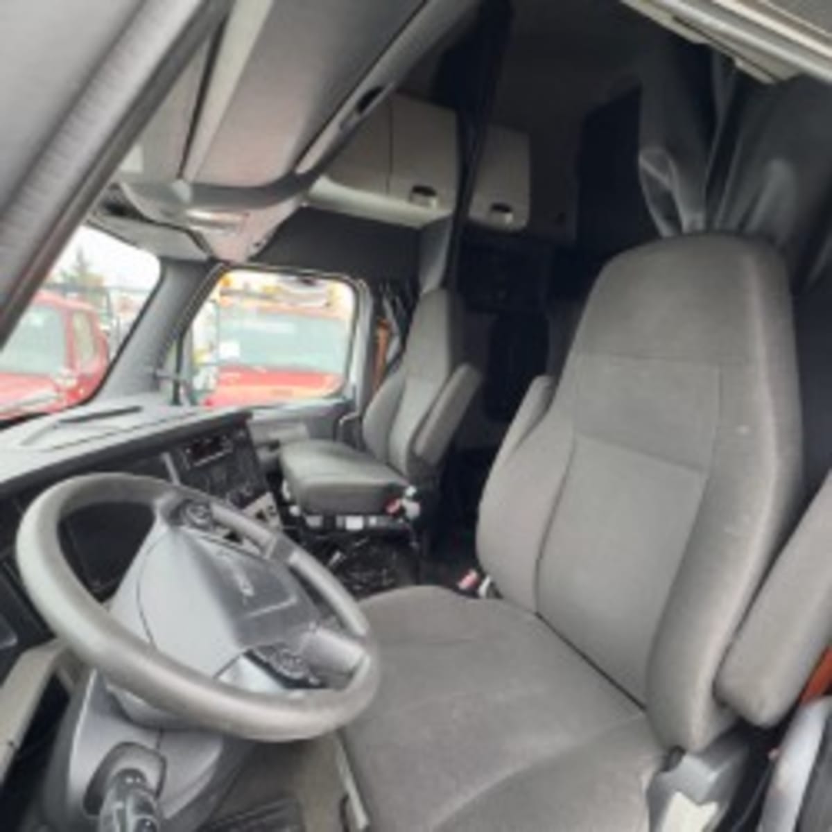 2020 Freightliner - image 7