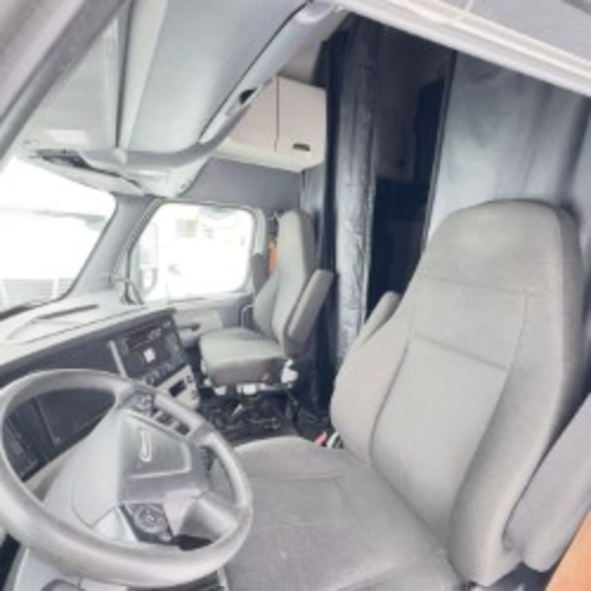 2020 Freightliner - image 7