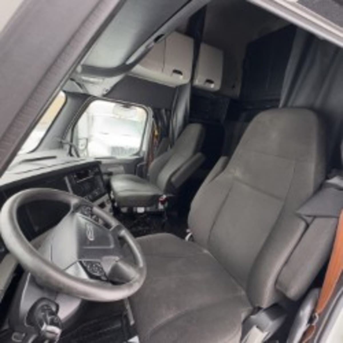 2020 Freightliner - image 7