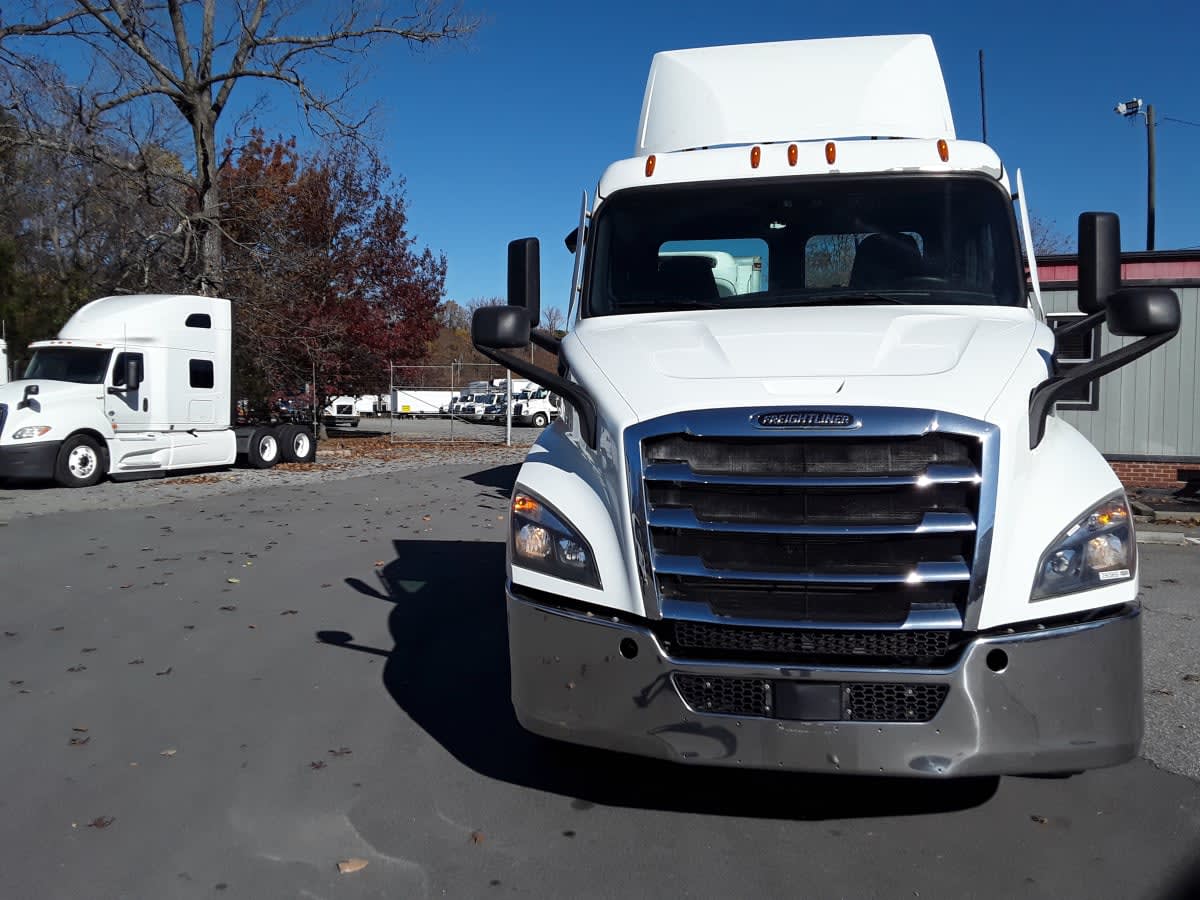 2020 Freightliner - image 2